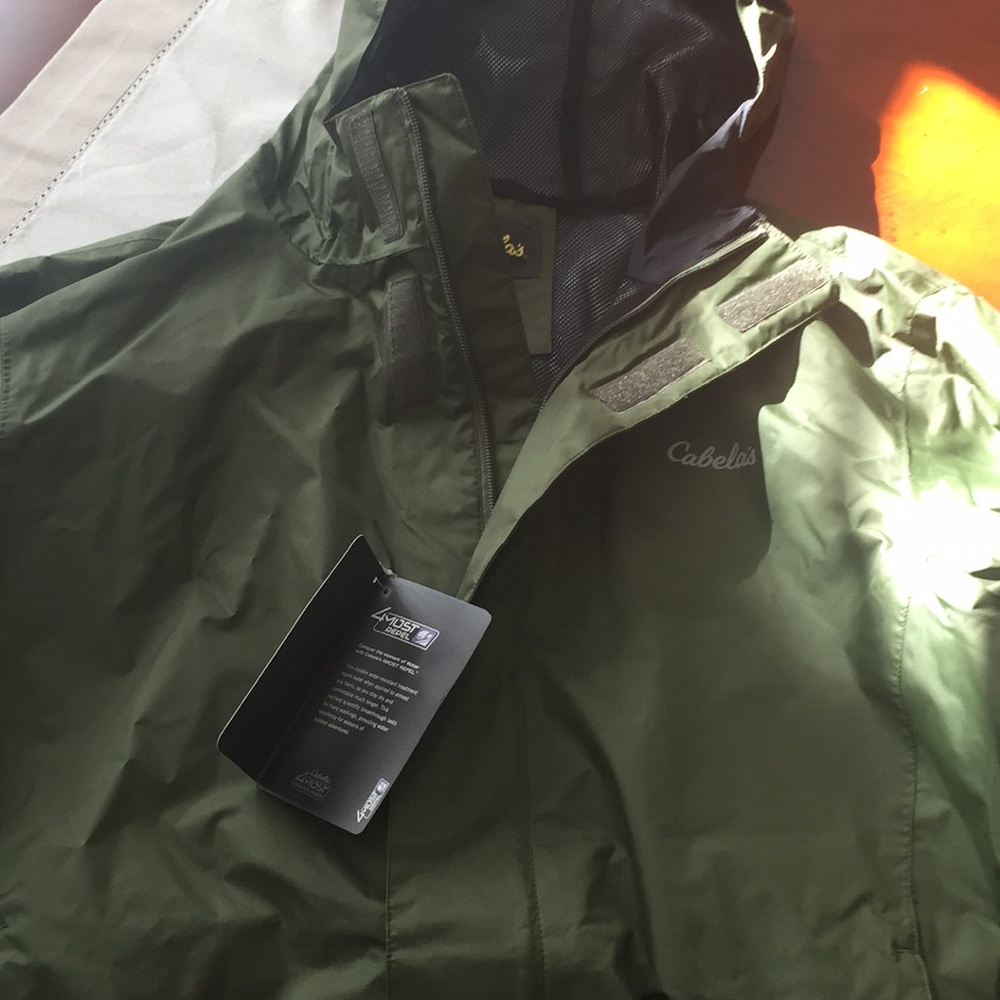 New with tags, Men’s Cabela’s water repellant coat